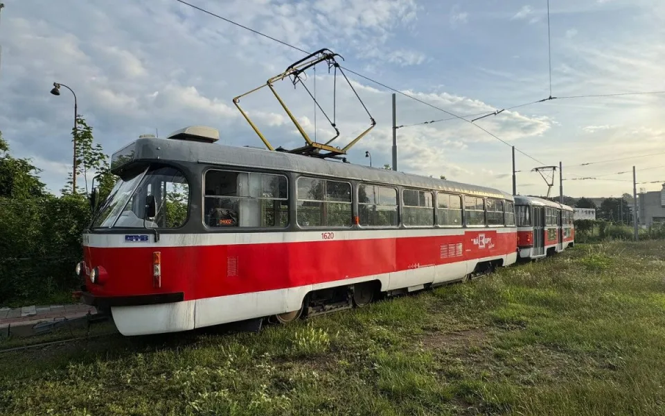 V brněnských kolonách stojí už i šaliny. Přidaly se totiž krátkodobější uzavírky