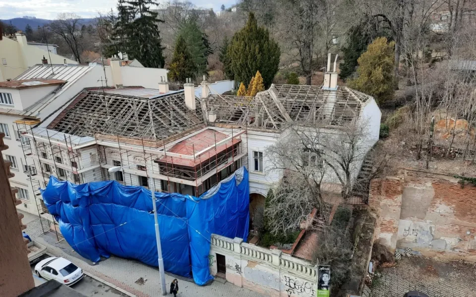 Bytovka místo zbourané vily na Hlinkách nebude. Stavební úřad zruší povolení