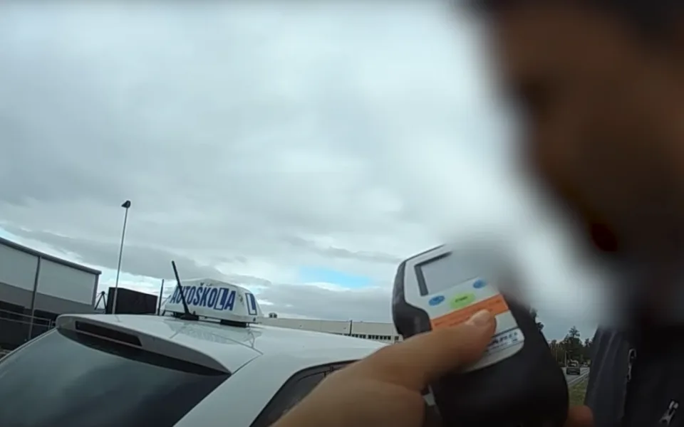 Žák autoškoly na Brněnsku si před zkouškou dal pervitin, řidičák nedostane
