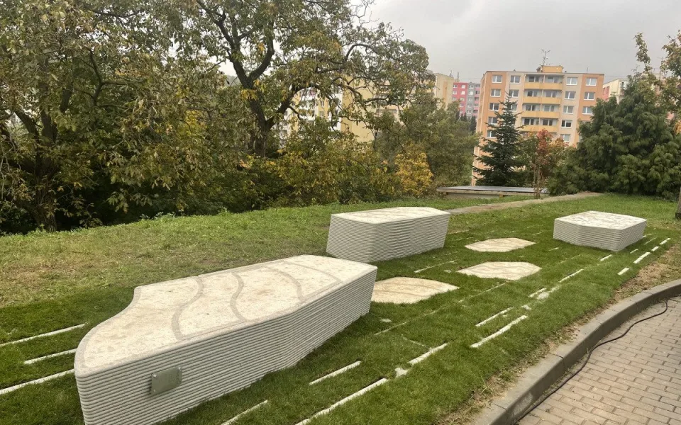 V Kohoutovicích instalovali neobvyklou lavičku ke 100. výročí skladatele Aloise Piňose