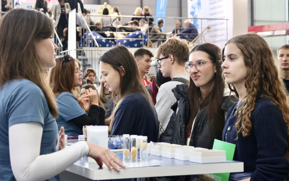 Veletrh vysokých škol Gaudeamus opět otevírá brány středoškolským studentům