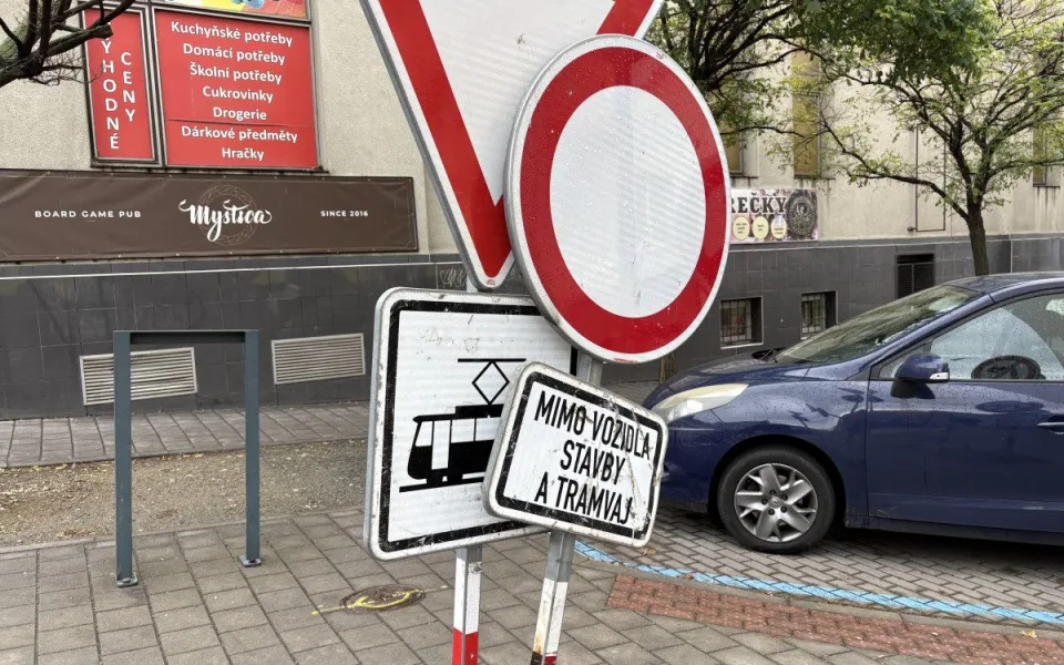 V Králově Poli začala výluka, část Palackého třídy bude na tři týdny zavřená