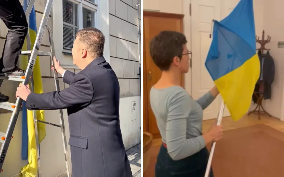 Okamura sundal vlajku Ukrajiny z budovy Sněmovny, Piráti, ODS i STAN už vyvěsili svoje