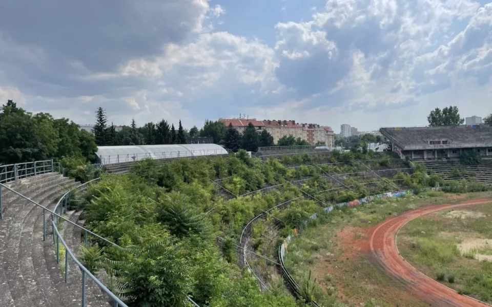 17594163488848-60-stadion-za-luzankami-se-zatim-demolovat-nebude-rozhodli-brnensti-radni
