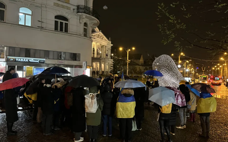 Lidé v Brně vystoupili proti americkému plánu pro Ukrajinu. Připomíná to Mnichov, znělo