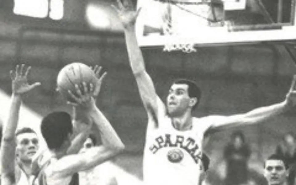 Brněnští basketbalisté nastoupí v retro dresech, které poputují do charitativní aukce