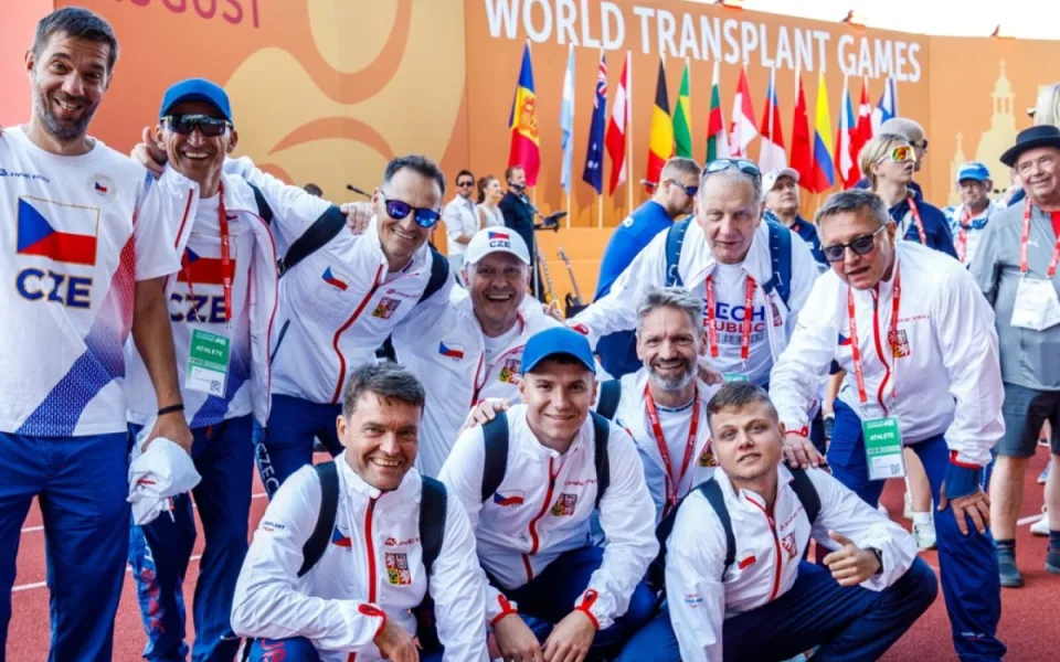 Brněnští kardiologové Luďku Vackovi transplantovali srdce. Dnes závodí v plavání