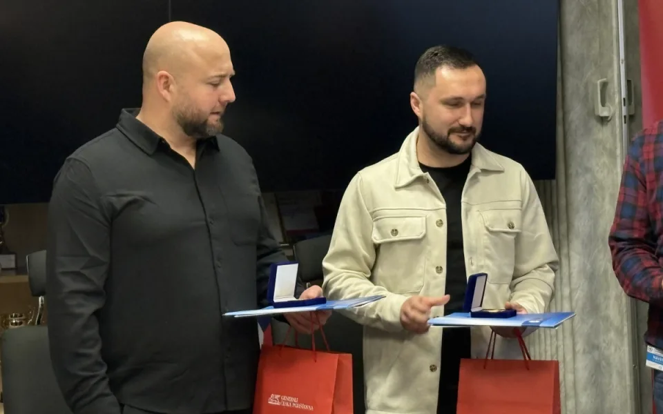 K nehodě vyběhli v pantoflích. Sousedi ze Žebětína zachránili život sraženému motorkáři