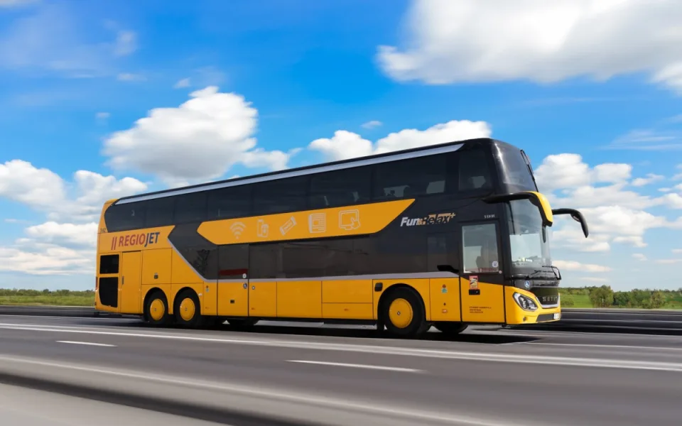Dvoupodlažní autobus