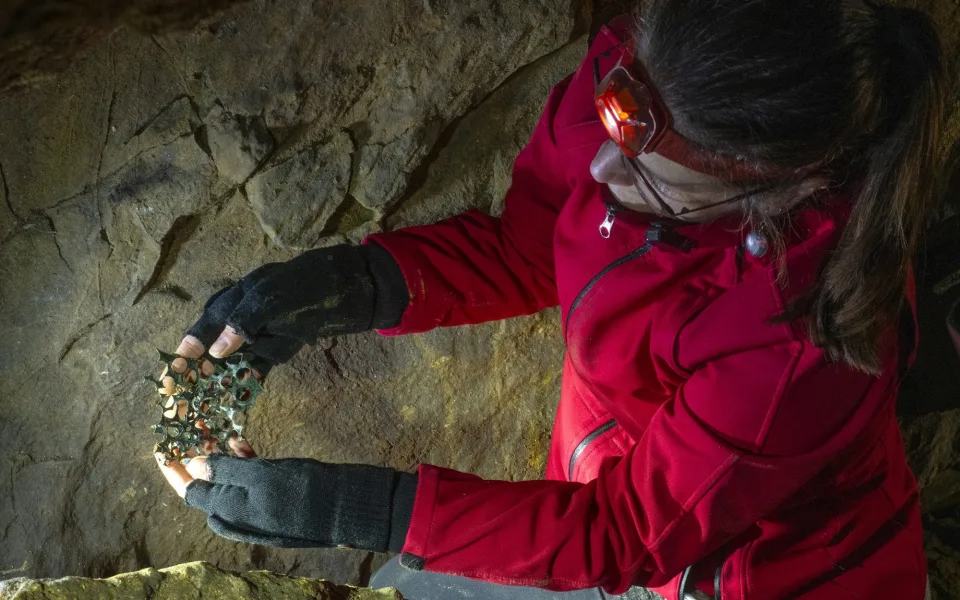 V jeskyni na jižní Moravě se padělaly peníze, archeologové našli další důkazy
