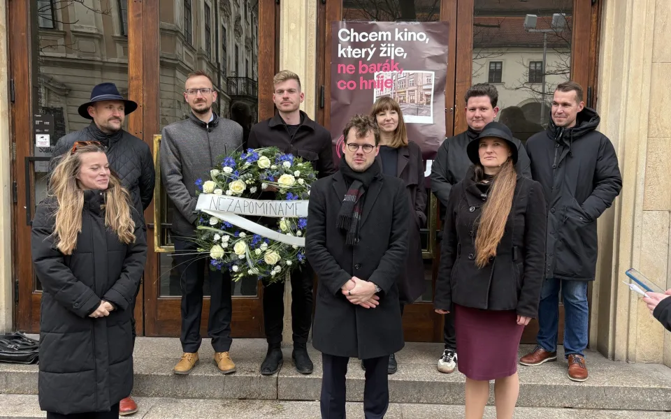 Brněnští liberálové usilují o rychlejší opravu kina Scala, kritizují postup města