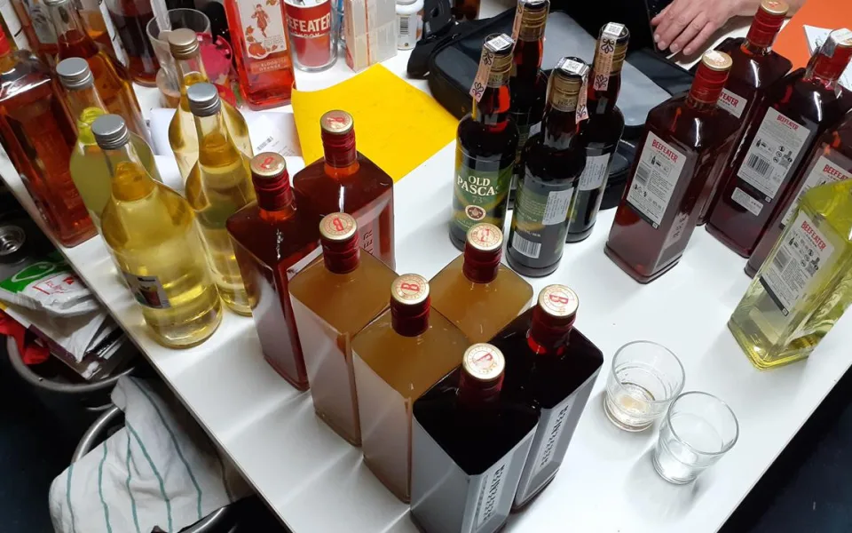 Znojemské bary podle celníků nabízely pochybný alkohol. Běžná praxe, míní majitel