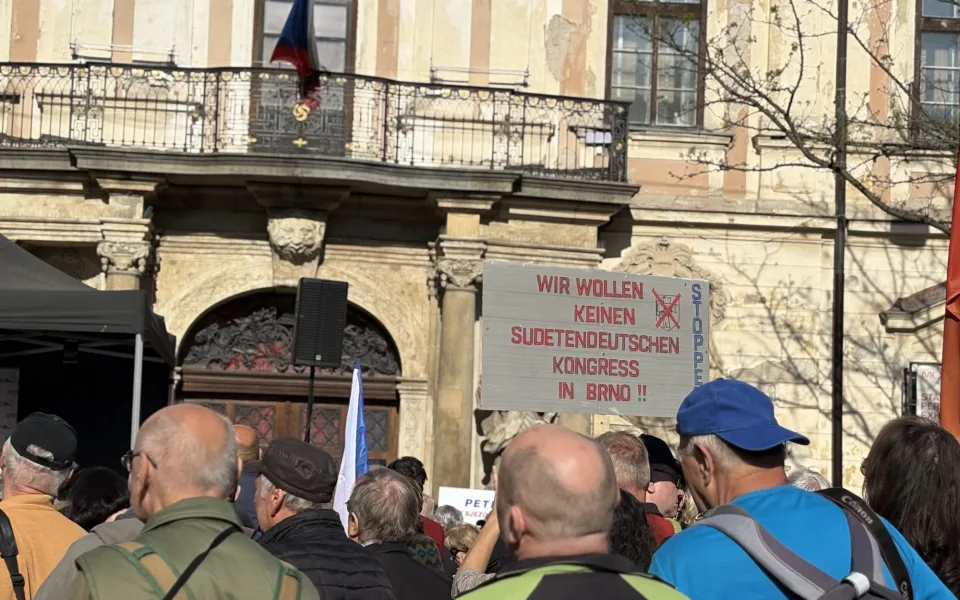 fotografie z protestu v Brně