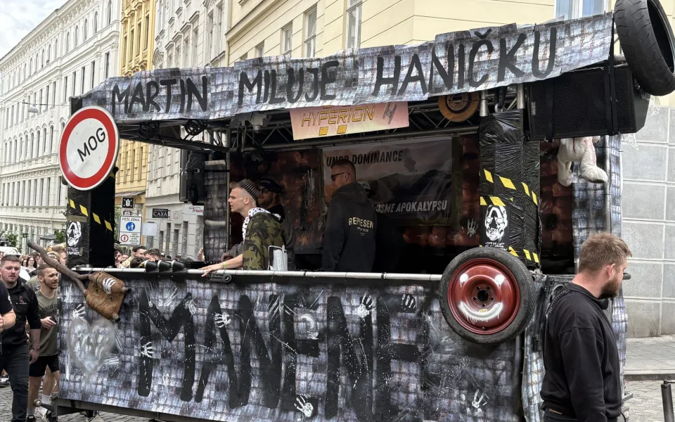 VIDEO: V Brně propukly majálesové oslavy. Centrem se prohnal bujarý průvod