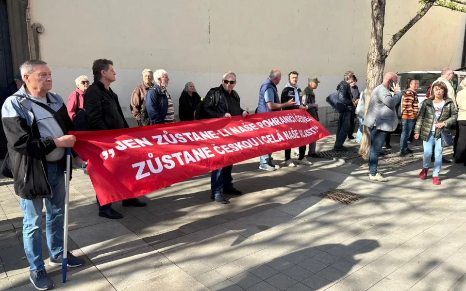 Poslanci nechtějí sjezd sudetských Němců v Brně, opozice v protestu nehlasovala