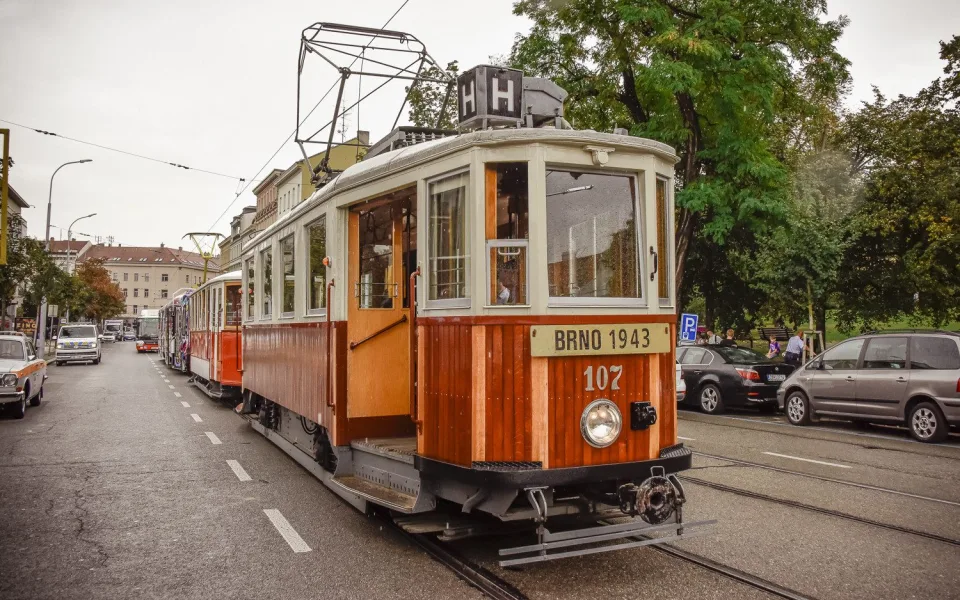 Cestující v Brně se o víkendech svezou retro tramvajemi a trolejbusy