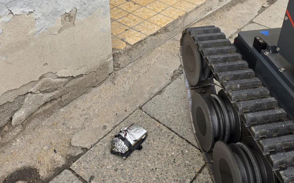Policisté evakuovali školu na Mendláku. Podezřelý předmět nakonec nebyl nebezpečný