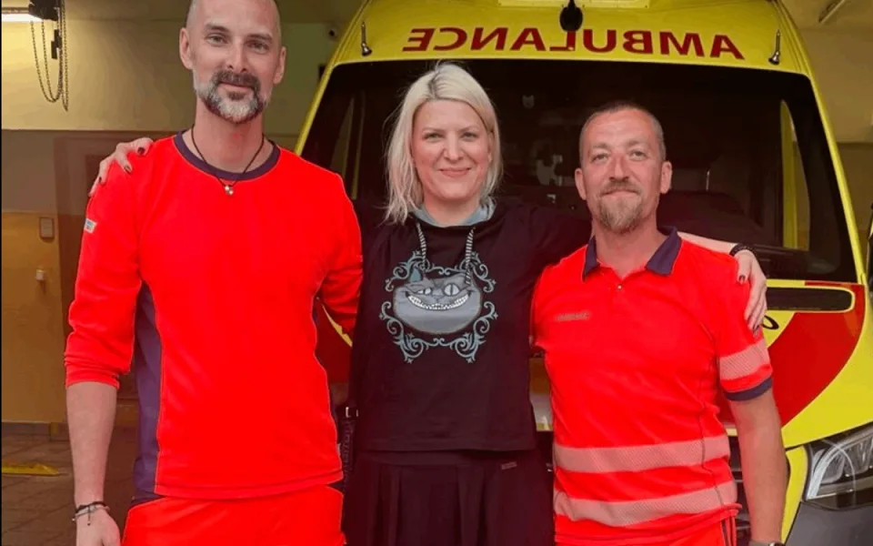 Žena zkolabovala při běžeckém závodě. Osobně poděkovala svým zachráncům