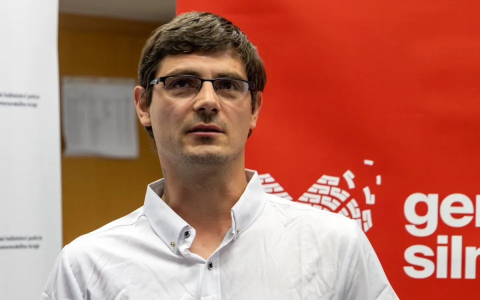 Zachránil život řidiči i spolujezdkyni. Statečný muž pomáhal při havárii u Bučovic