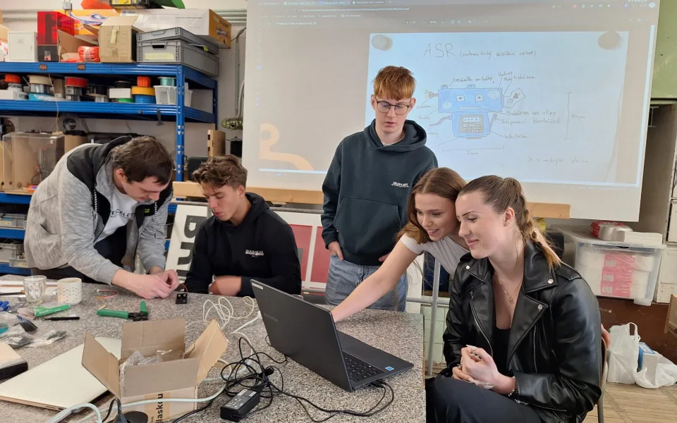 Děti a studenti v Brně ukázali vynálezy, které vytvářeli společně