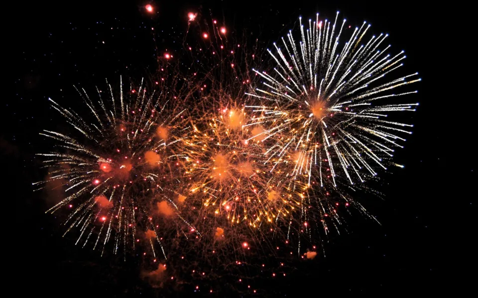 Na festival ohňostrojů dohlédnou desítky strážníků. Policie varuje před vedrem