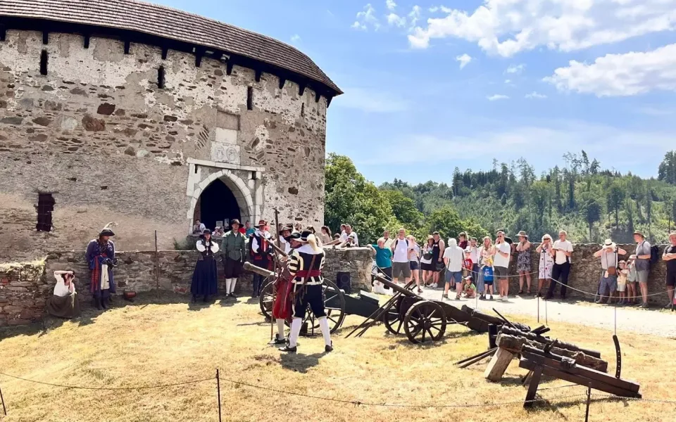 Kam o víkendu na jižní Moravu? Na výstavu, za uměním nebo na zámek