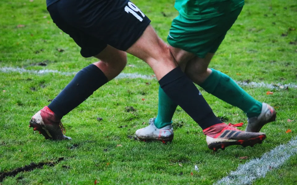 Neobvyklý zákrok. Čtrnáctiletý fotbalista dostal dárcovskou šlachu